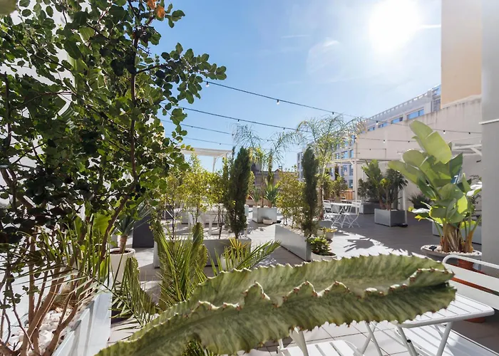 Gin O'clock In - By Misha's Place 3a * Lisboa