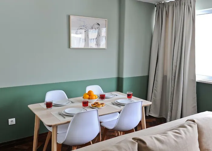 Gin O'clock In - By Misha's Place 3a شقة Lisboa