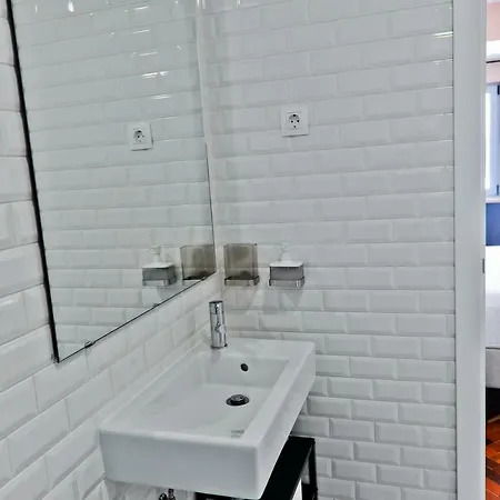 Gin O'clock In - By Misha's Place 3a Appartement Lissabon