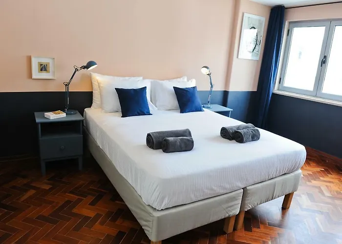 Gin O'clock In - By Misha's Place 3a Lisboa