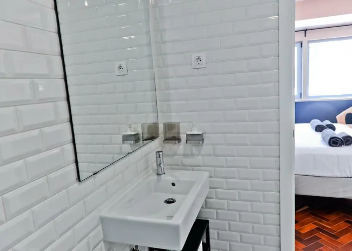 Gin O'clock In - By Misha's Place 3a Διαμέρισμα Lisboa