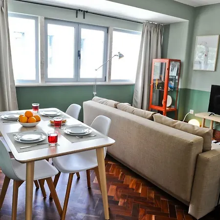 Gin O'clock In - By Misha's Place 3a Apartment Lisbon