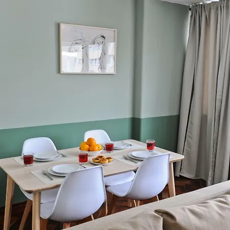 Gin O'clock In - By Misha's Place 3a Apartment Lisbon